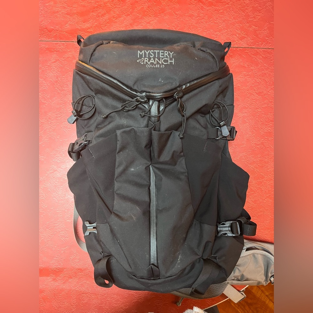 Mystery Ranch women’s Coulee 25L pack